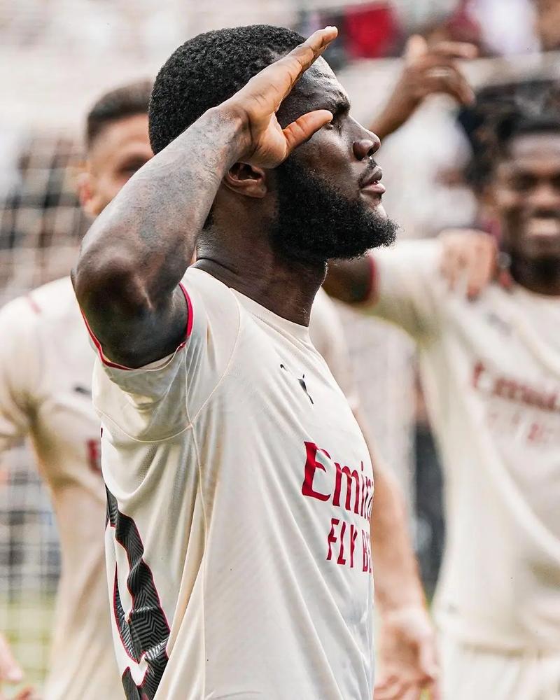 卫报评2025百大球星70-11名：C罗51，梅西34，维尼修斯22（卫报揭晓2025百大球星第70至第11位：C罗第51、梅西第34、维尼修斯第22）