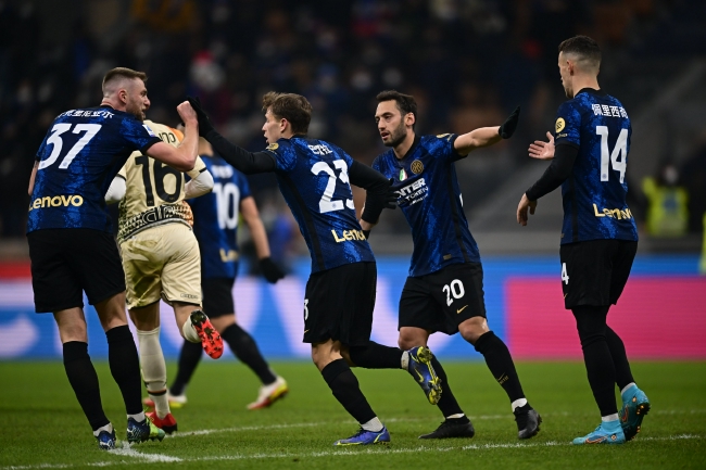 英格兰客战阿尔巴尼亚：凯恩领衔，贝林厄姆、埃泽首发