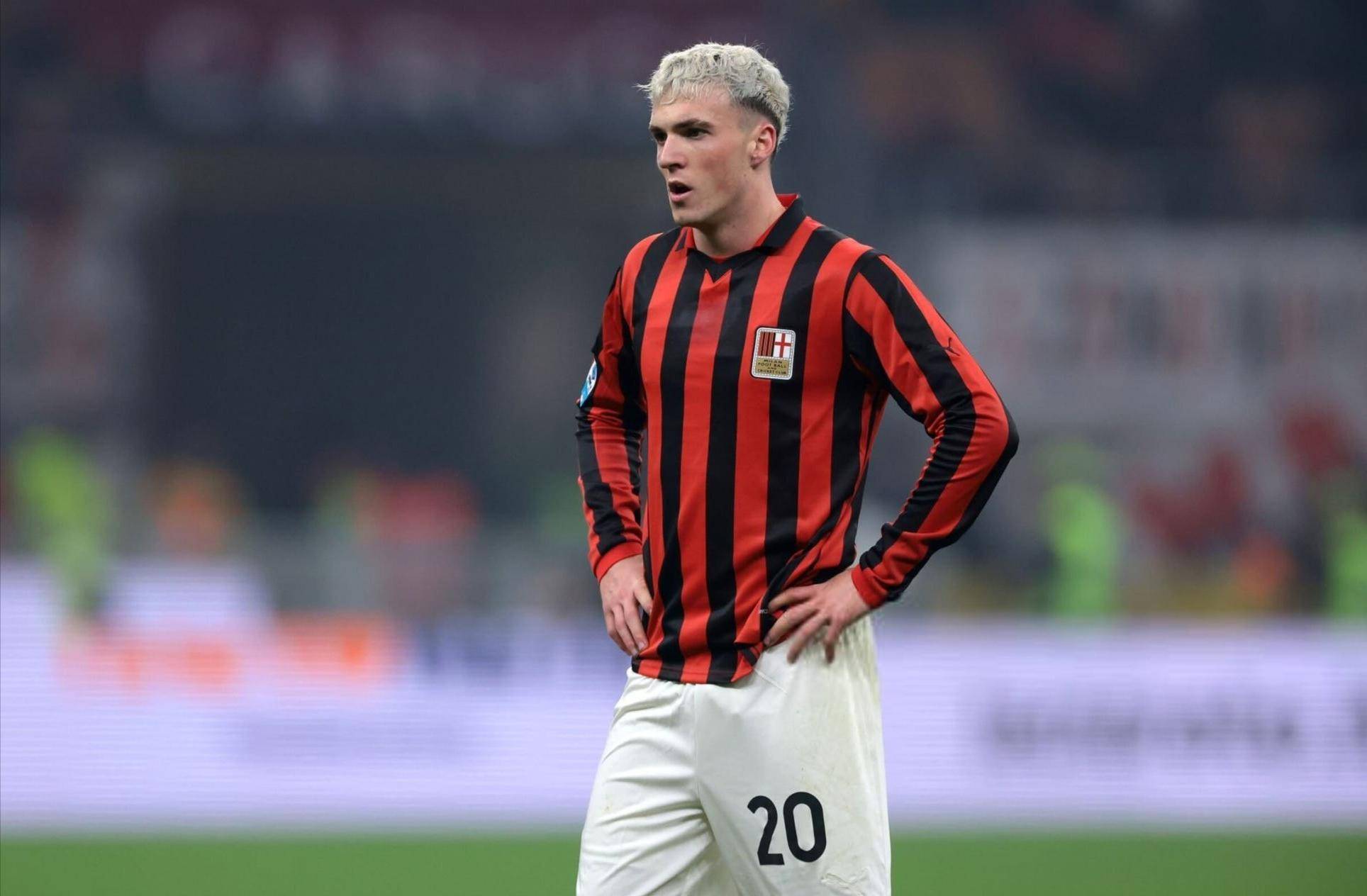 博主：申花在与日职联银靴拉唐谈判，国安有意铁人前锋姆本扎（爆料：申花洽谈日职联银靴拉唐，国安相中铁人前锋姆本扎）