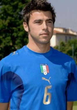 名记：恩昆库因伤将缺席周一训练，切尔西已同意他推迟回归