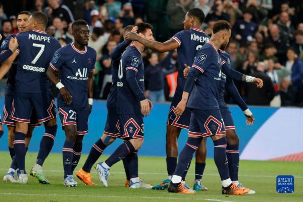 意媒：佛罗伦萨疑似内讧后损毁萨索洛更衣室，后者要求赔偿（意媒称佛罗伦萨疑内讧后破坏萨索洛更衣室，萨索洛索赔）