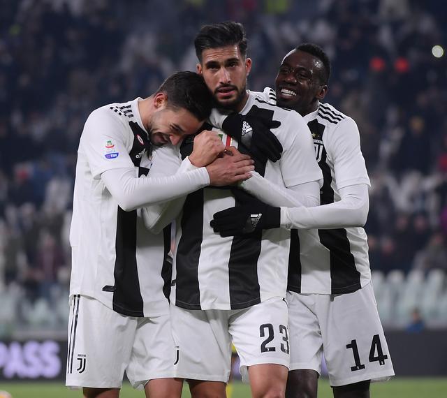 杜篮特篮下强打稳定胜局