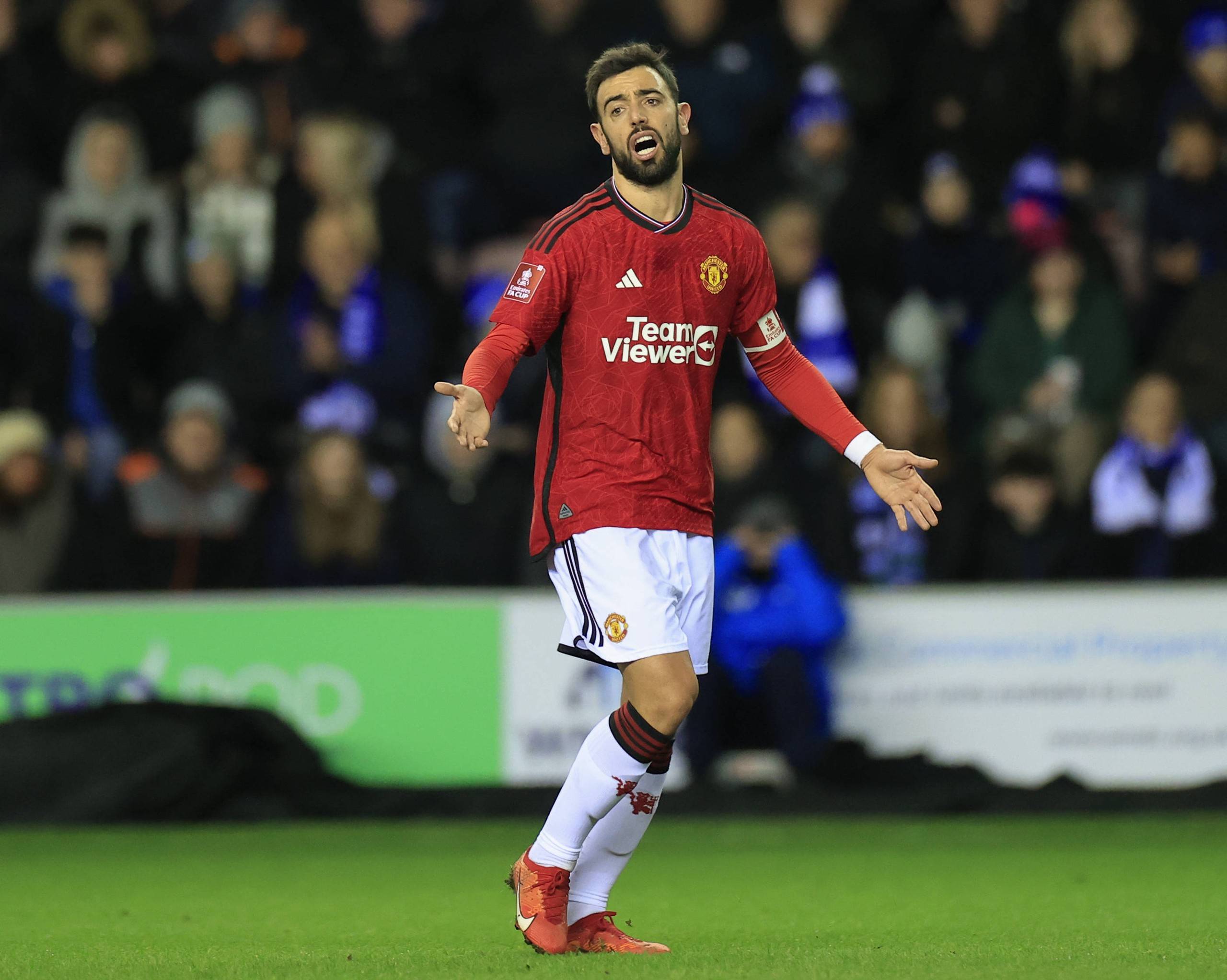 加纳乔点赞罗马诺动态，内容是切尔西已经将他列入引援名单