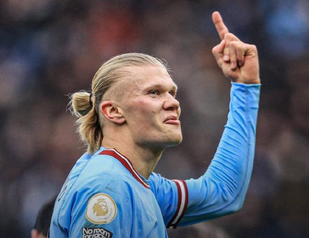 颜骏凌替补+U23国足3人缺席！媒体人：三少已放假，别上纲上线（颜骏凌暂作替补、U23国足三将缺席，媒体人：三少已放假，别上纲上线）